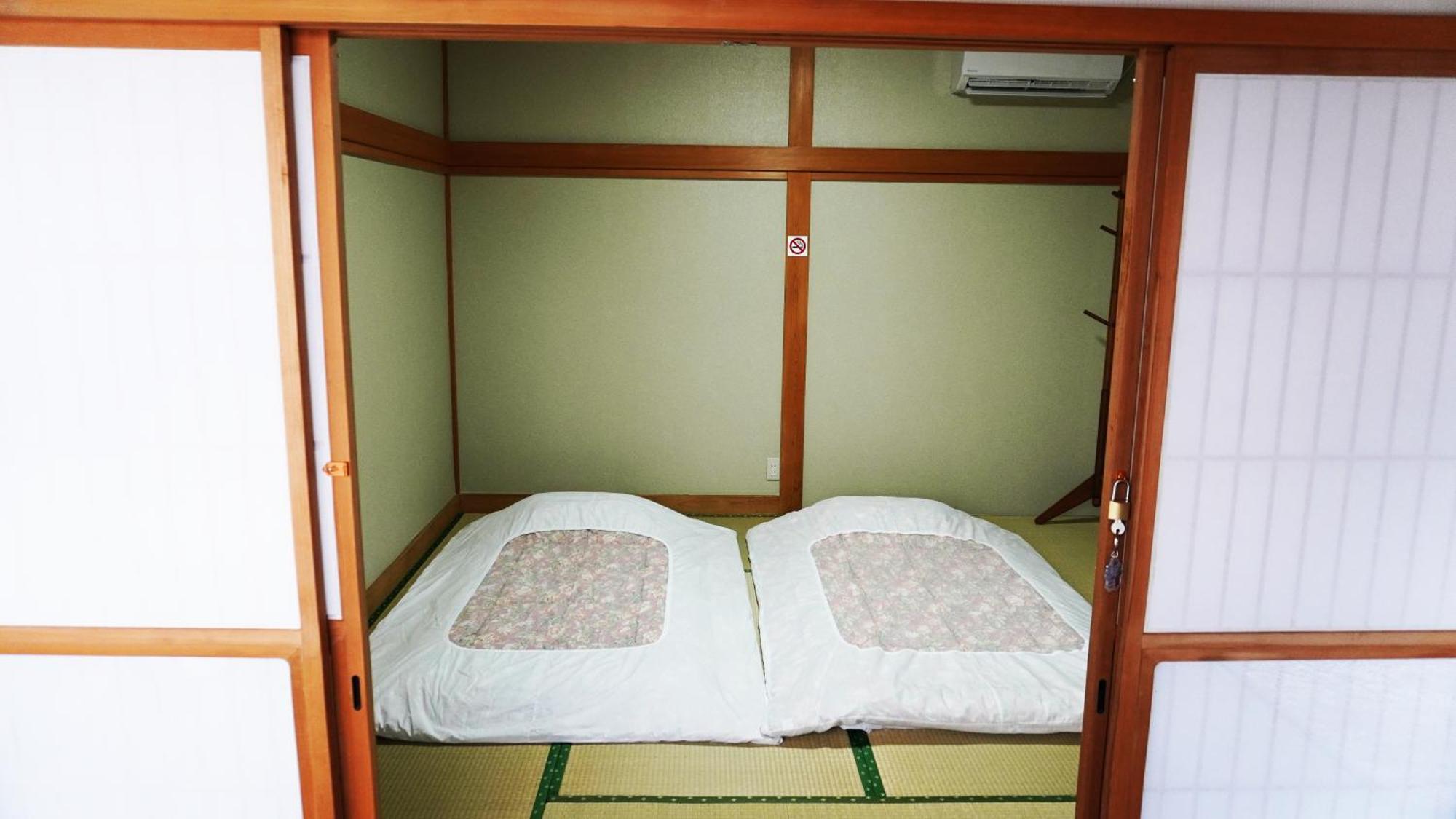 富士山を眺められる宿 ゲストハウス花水木 Nishikatsura Bagian luar foto