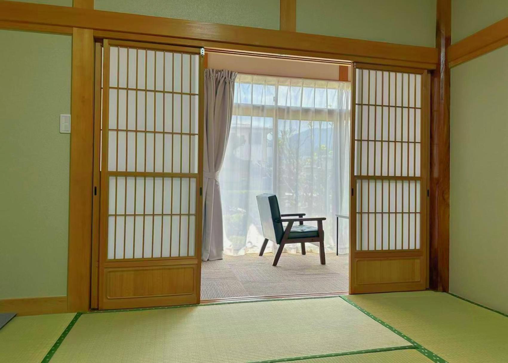 富士山を眺められる宿 ゲストハウス花水木 Nishikatsura Bagian luar foto